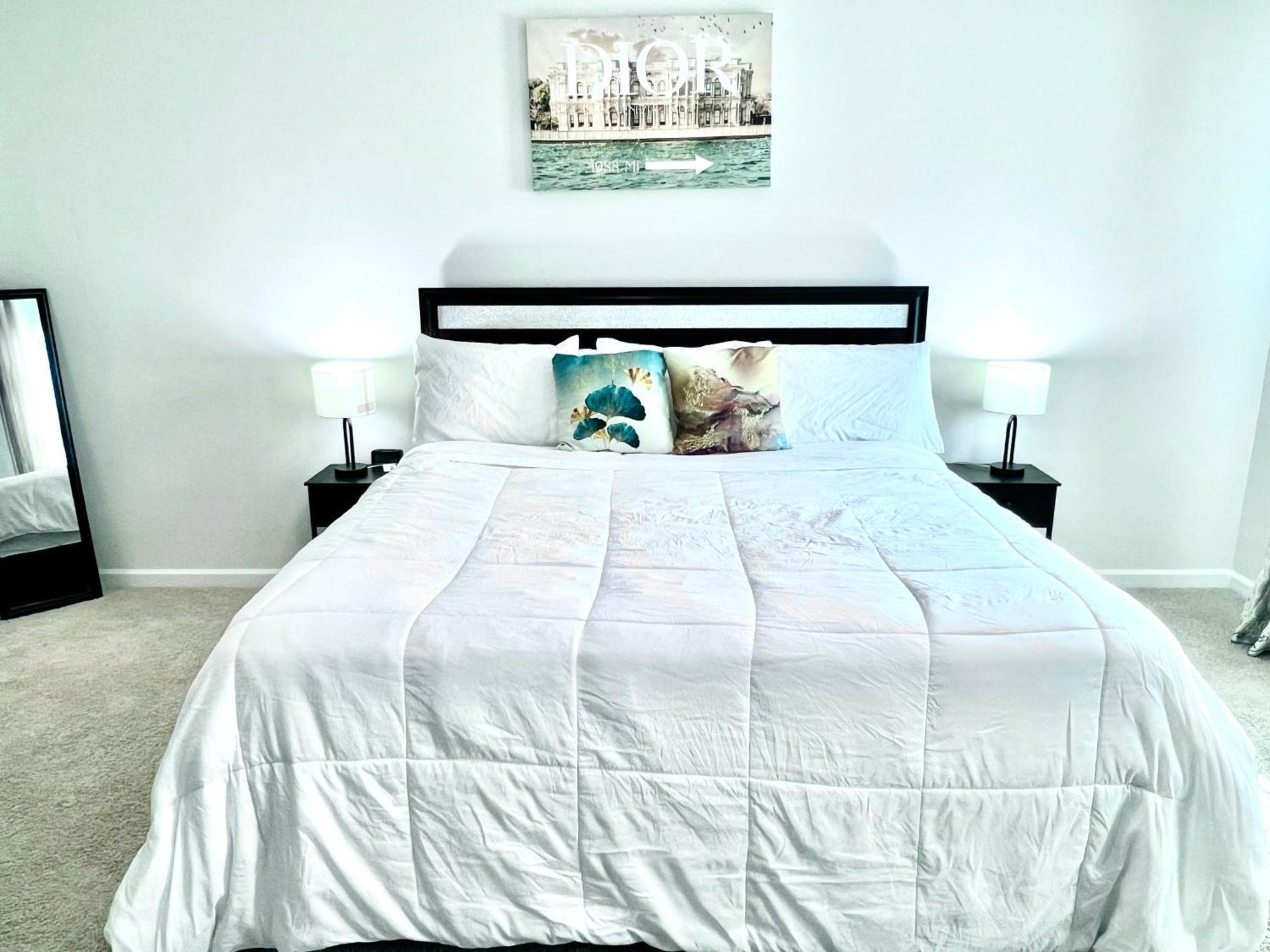 Spacious 4-Bedroom House,6Beds With Office Space Charlotte Bagian luar foto