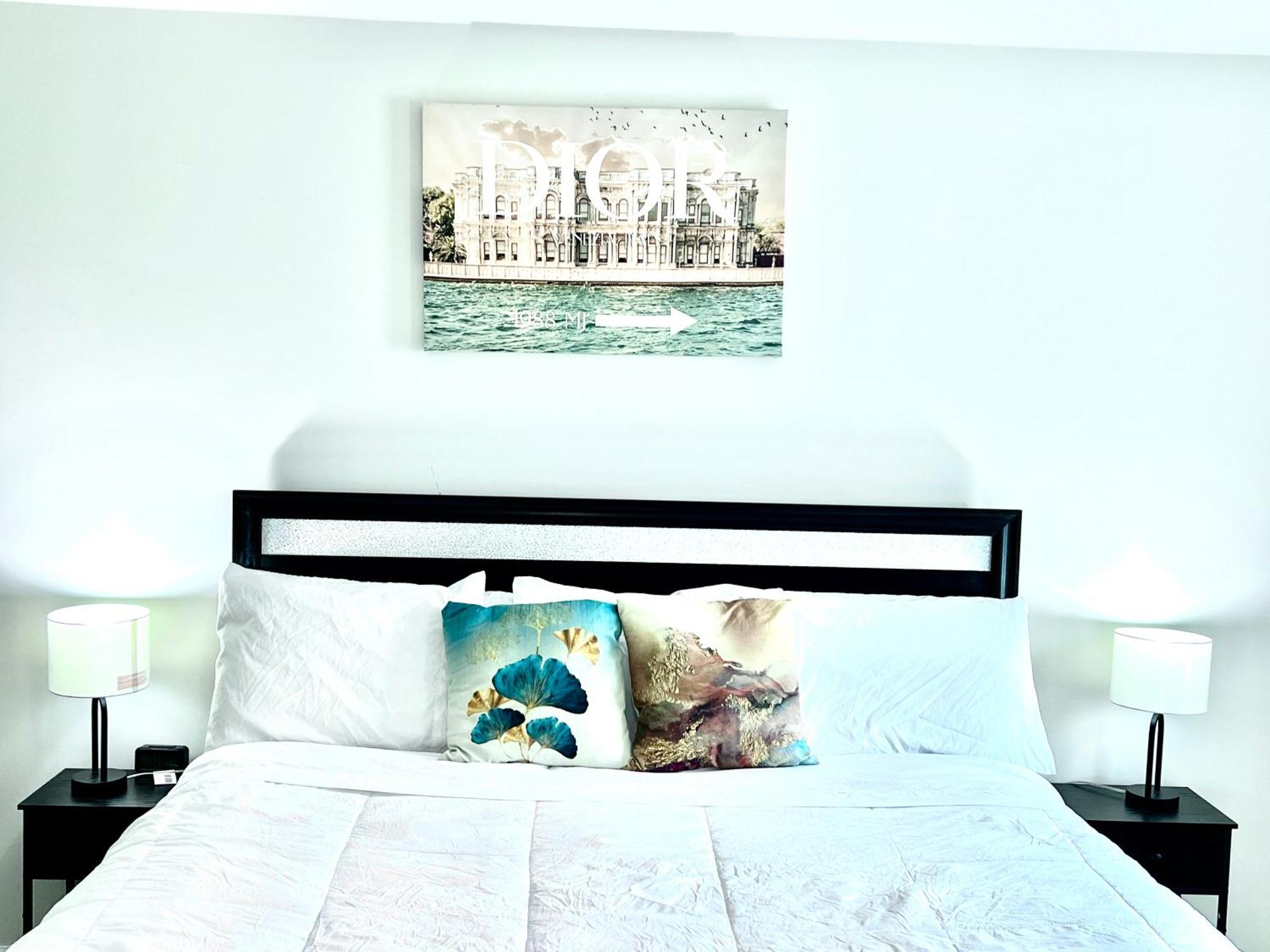 Spacious 4-Bedroom House,6Beds With Office Space Charlotte Bagian luar foto