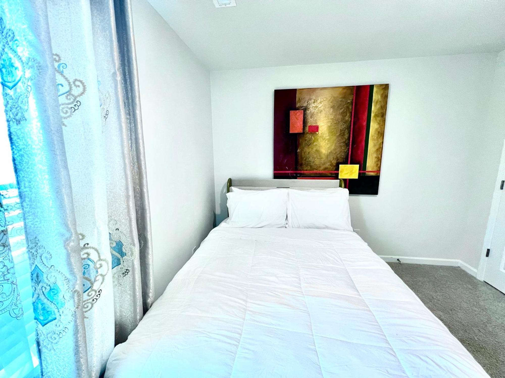 Spacious 4-Bedroom House,6Beds With Office Space Charlotte Bagian luar foto